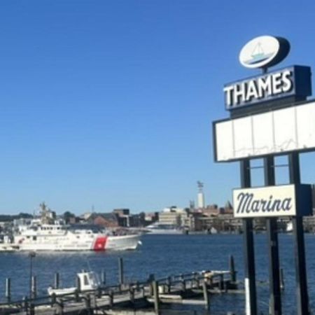 Thames Inn And Marina Ґротон Екстер'єр фото